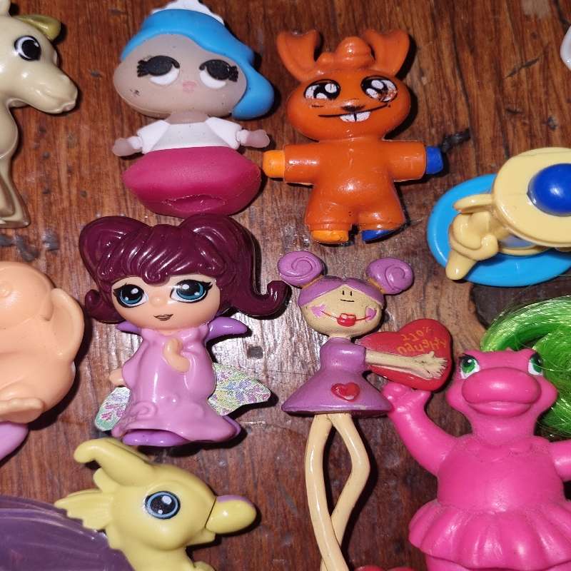 16 x Miniature Toy Figurines
