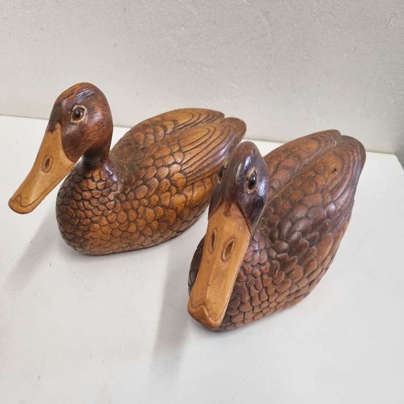 2 x Collectible wooden ducks - Great Detail