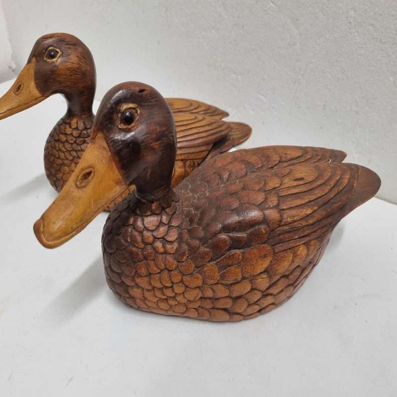2 x Collectible wooden ducks - Great Detail