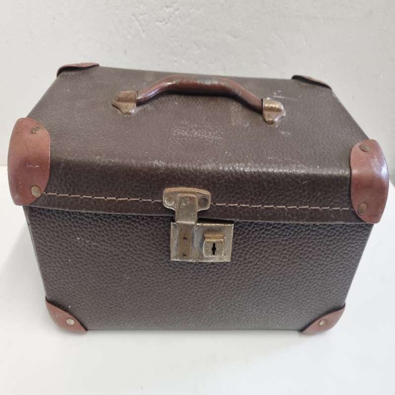 Brown Vintage paragon carry case