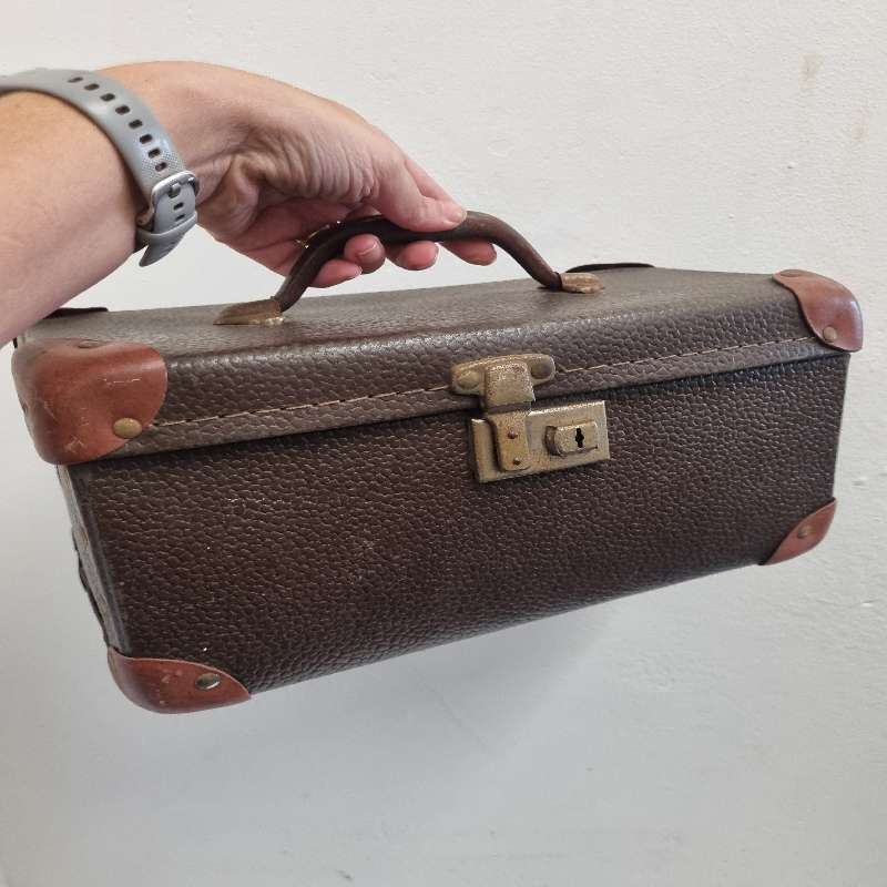 Brown Vintage paragon carry case
