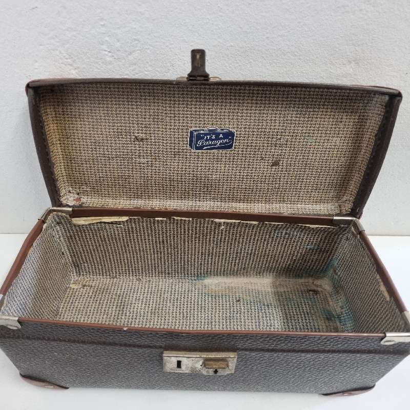Brown Vintage paragon carry case