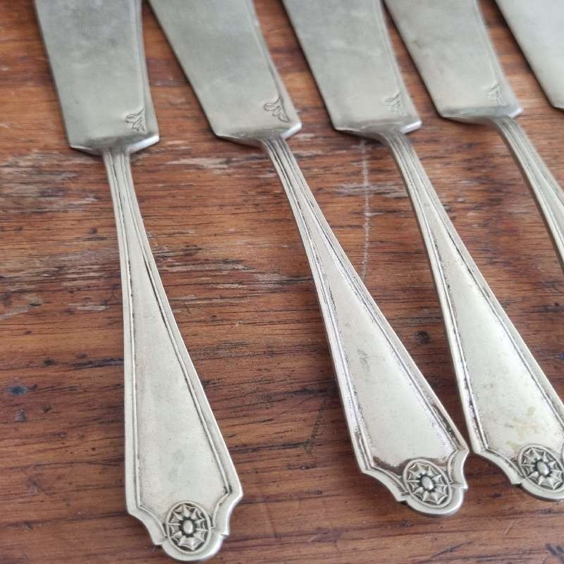 5 x Beautiful Vintage Fish Knives - EPNS