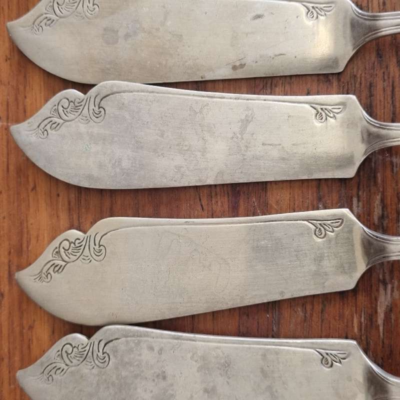 5 x Beautiful Vintage Fish Knives - EPNS