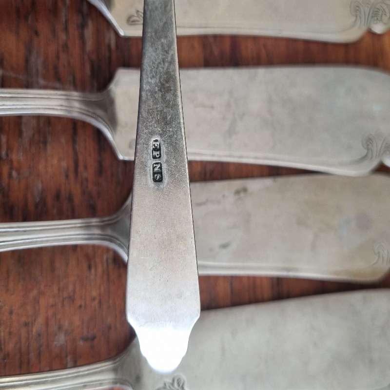 5 x Beautiful Vintage Fish Knives - EPNS