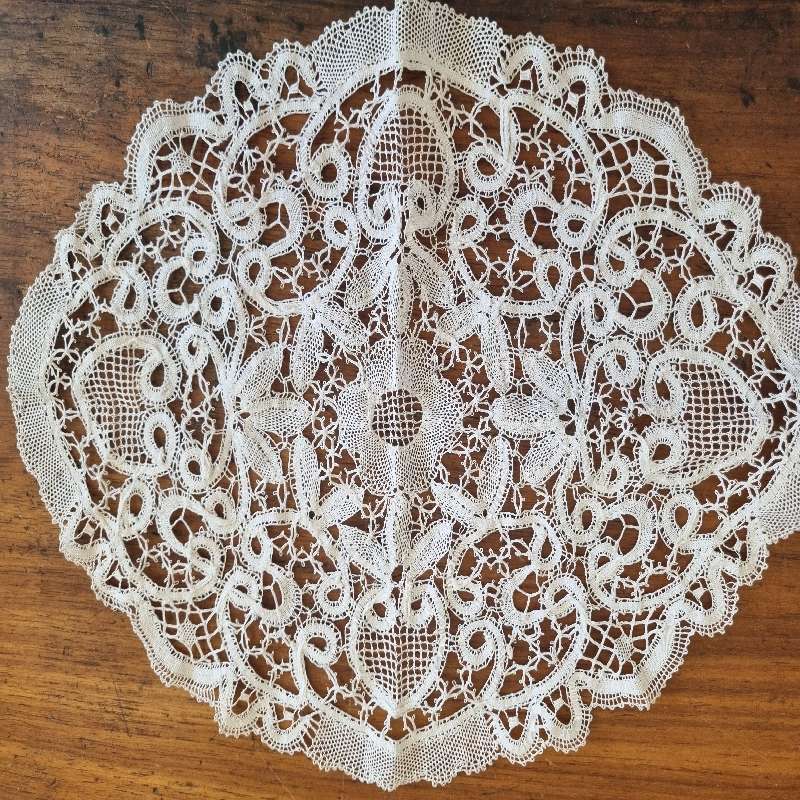 Vintage Doily - 33cm x 23cm