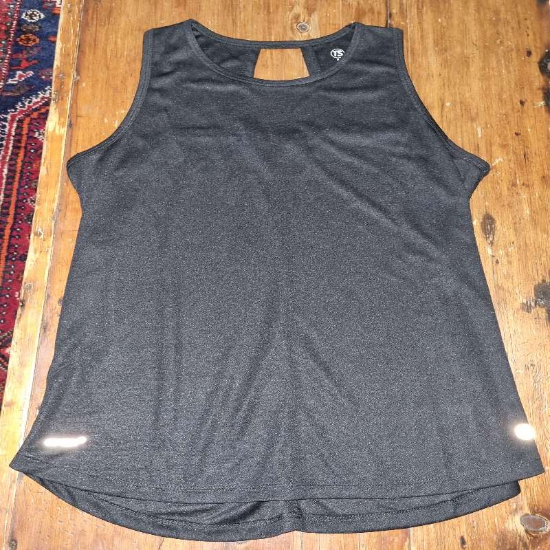 Totalsports Fitness Top - Size M