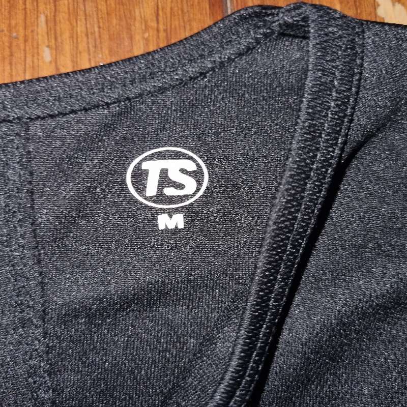 Totalsports Fitness Top - Size M