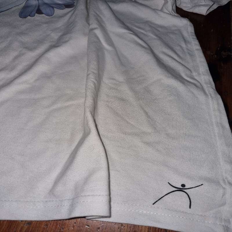 Fitness T-Shirt by Toned - Size CL - 100% Cotton - Daisy detail