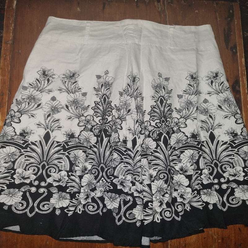 Black and White Skirt - Size 10