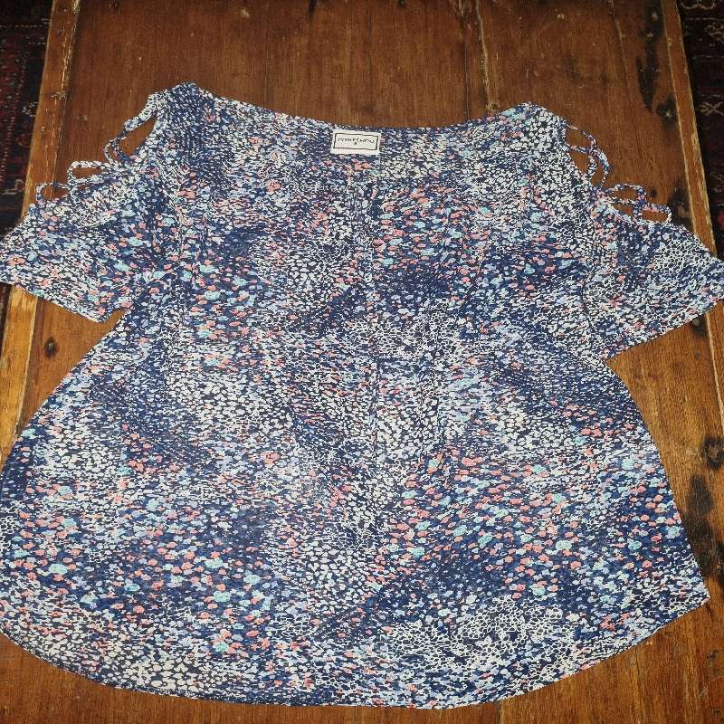 Contempo Shirt with sleeve detail - Size 8