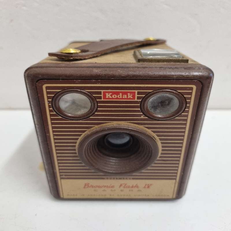 Brownie Flash IV Camera - Not Tested - See pictures