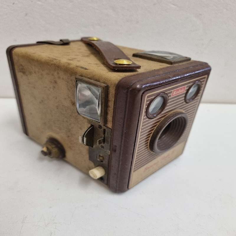 Brownie Flash IV Camera - Not Tested - See pictures