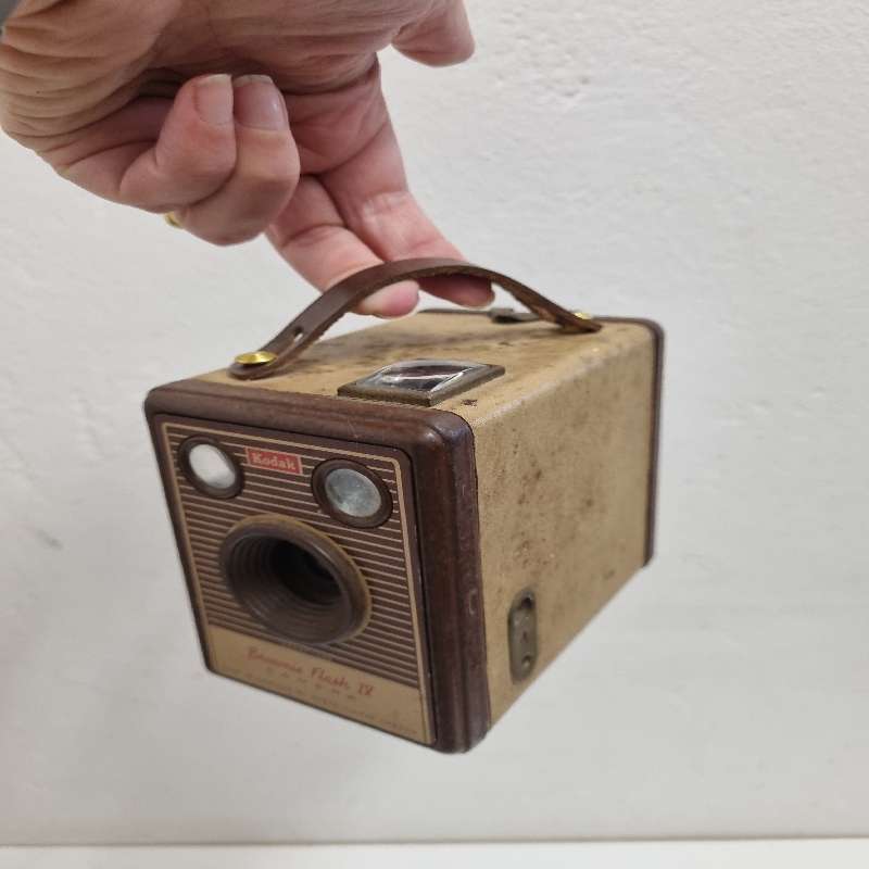 Brownie Flash IV Camera - Not Tested - See pictures