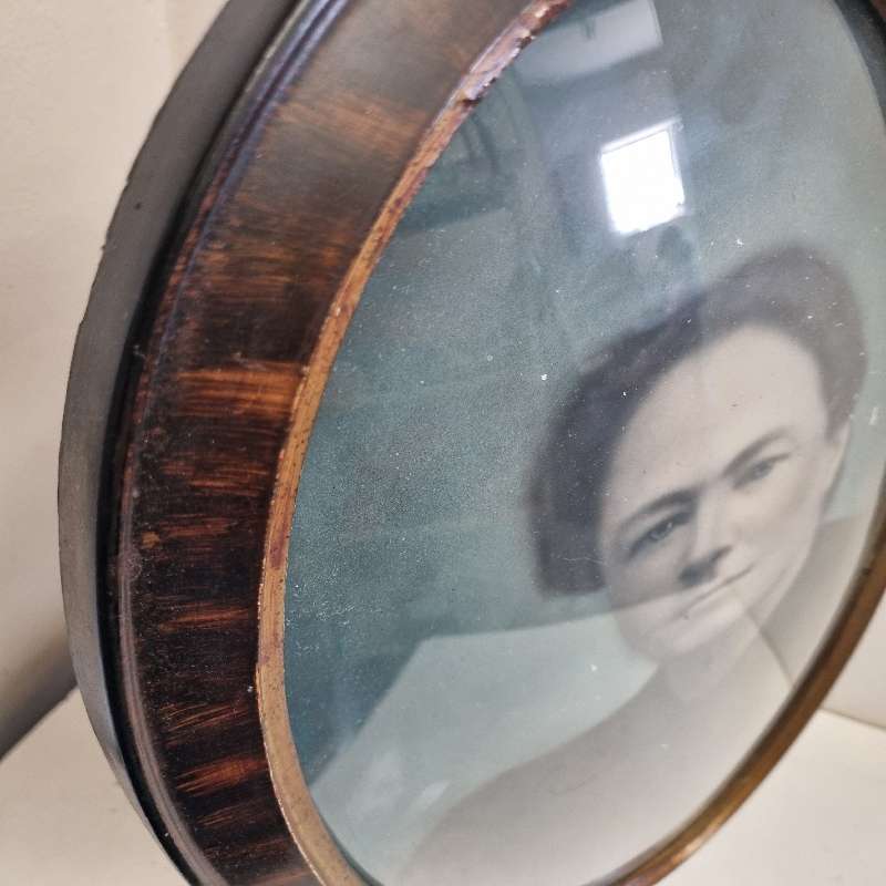 Vintage Oval Wooden Picture frame with curved glass and vintage photo