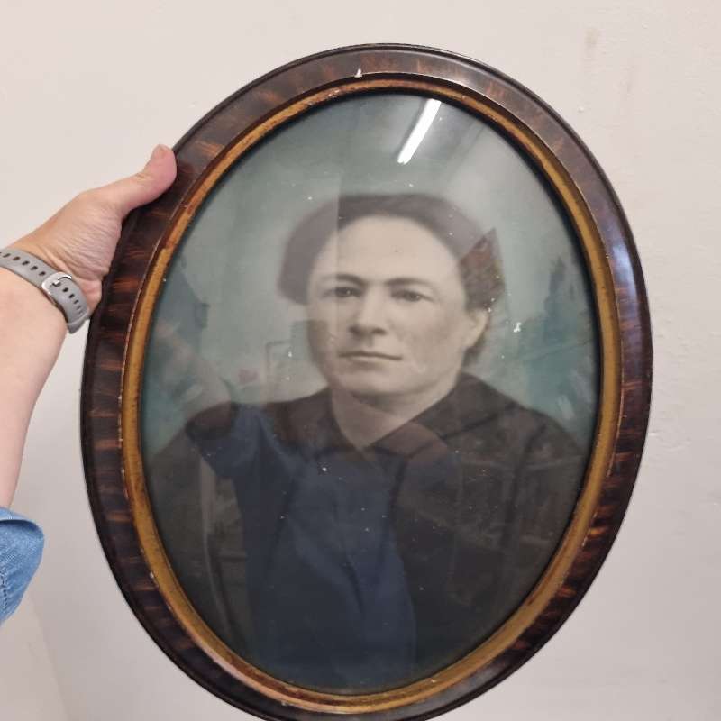 Vintage Oval Wooden Picture frame with curved glass and vintage photo