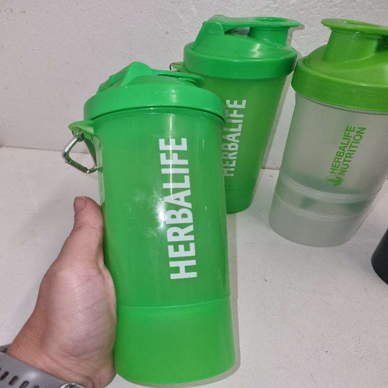 4 x Herbalife shakers / bottles