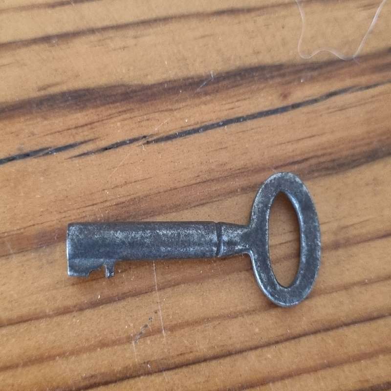 Small Vintage Key - 3.5cm