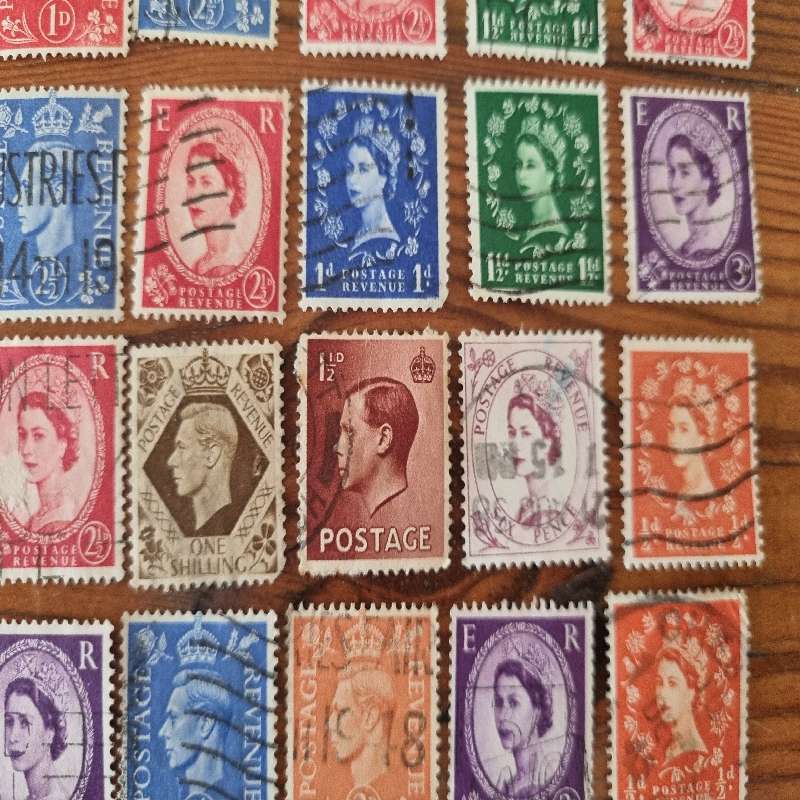 64 x England Stamps