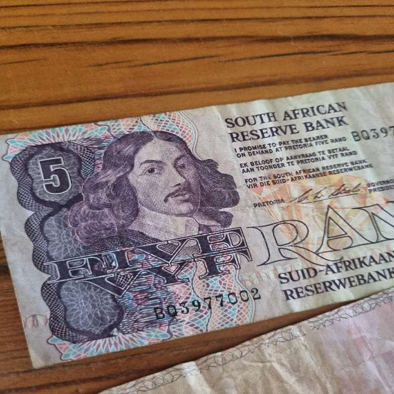 2 x R5 notes