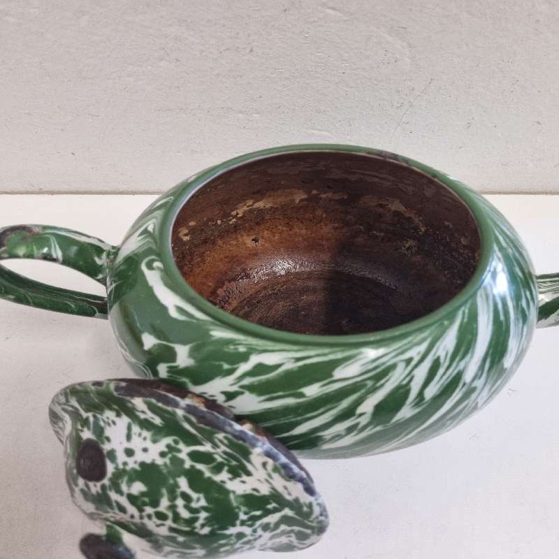 Vintage Enamel Kettle - great decor piece!