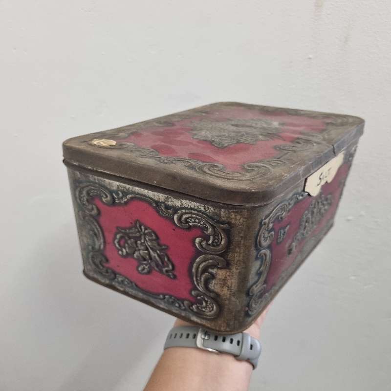 Beautiful Vintage Five Roses Tea Tin with Salt Label - Most Beautiful Detail!!