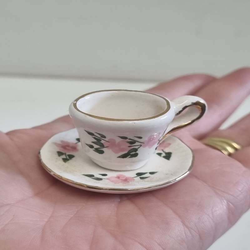 Miniature Toy set - 2 x Cups and saucers with jug