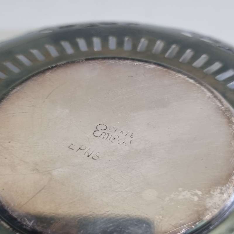 2 x Emess Silver plated bowls - Needs a clean - Diameter 10.5cm & 11cm