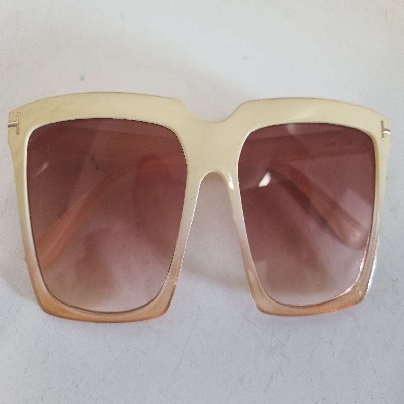 Beautiful Vintage Style Sunglasses - great condition