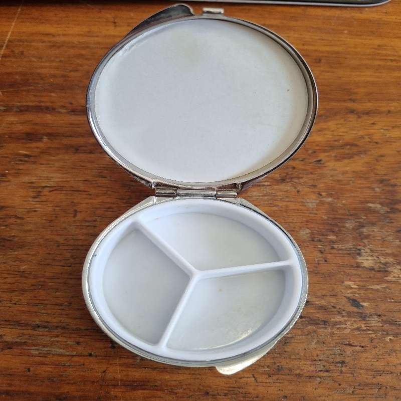 Pill holder
