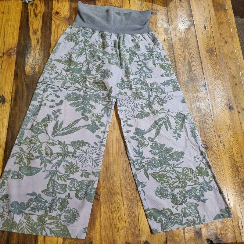 Comfy pants with elastic waistband - Size 32