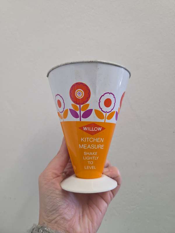 Vintage Willow Kitchen Measure - Tin