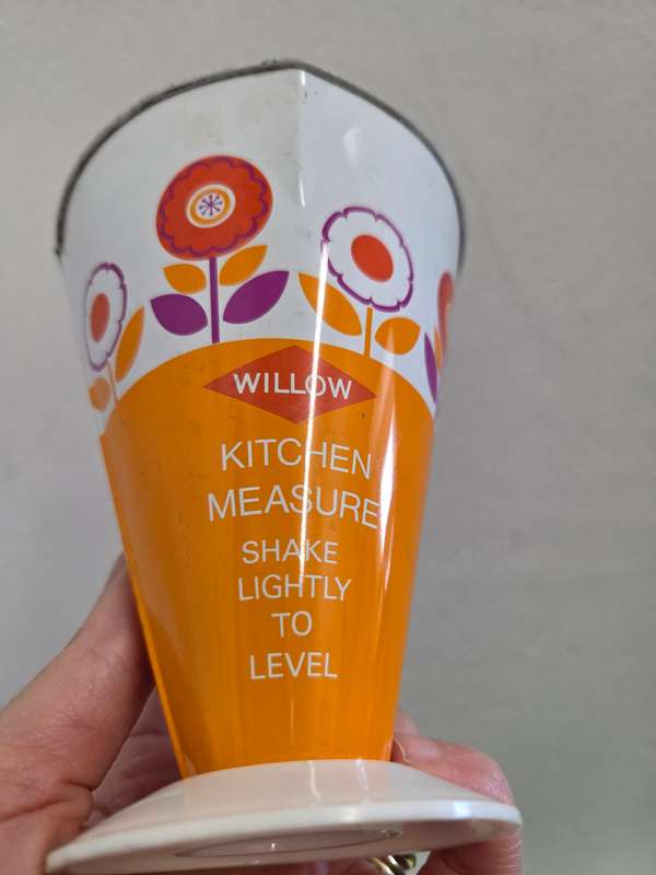 Vintage Willow Kitchen Measure - Tin