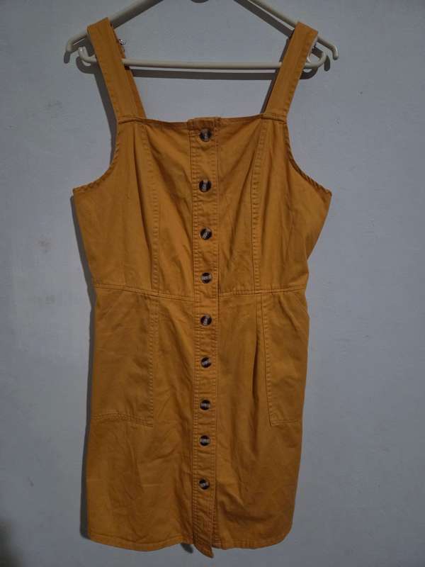 Mustard colour dress with pockets - Size 12