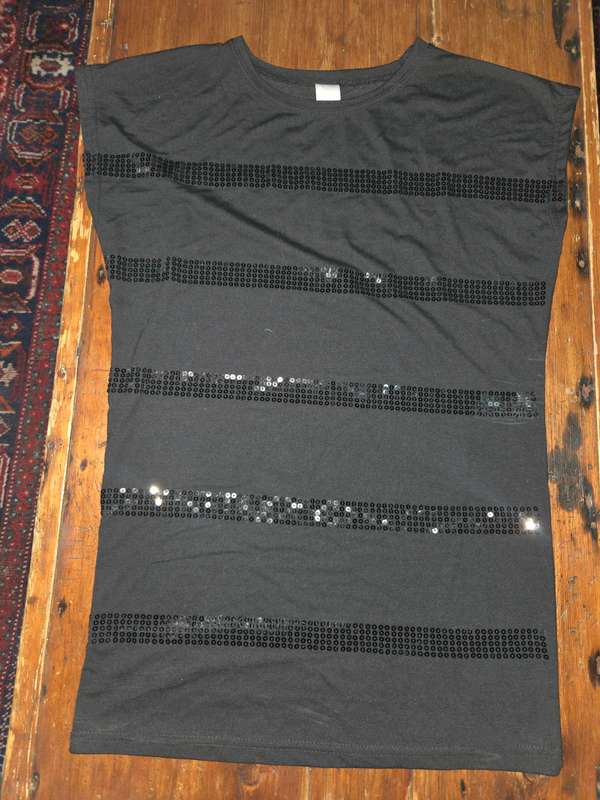 Long Black Sequence top - Size S
