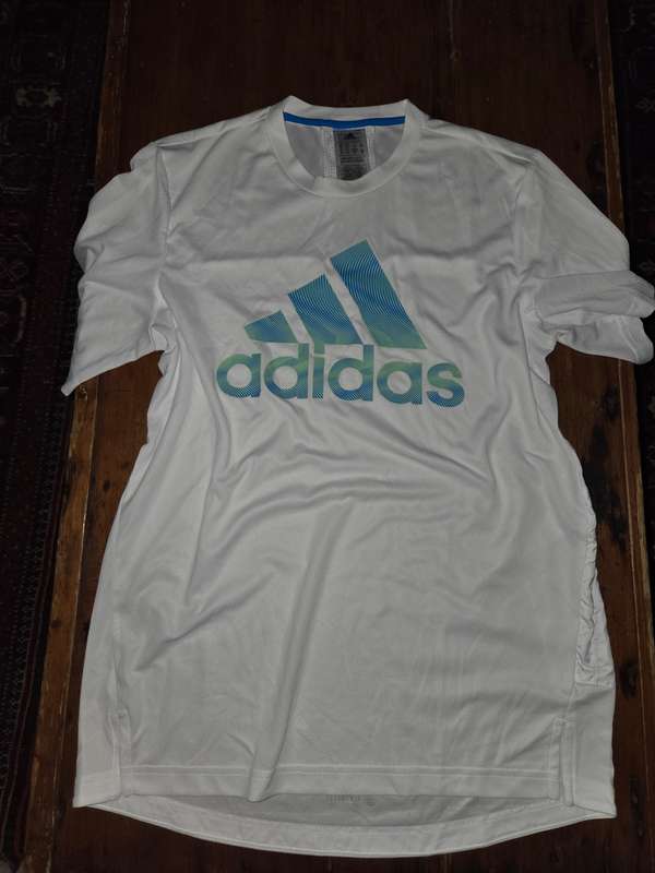Adidas T-shirt - Size S - Perfect condition
