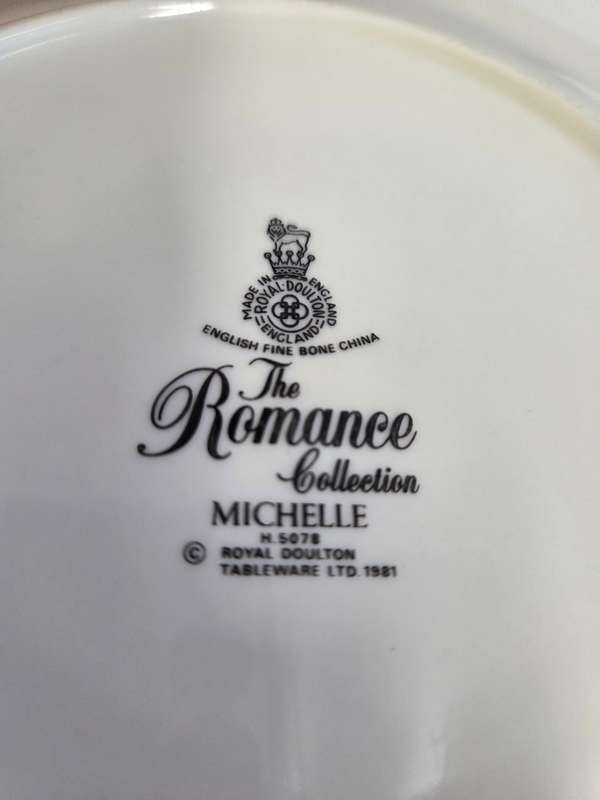 6 x Royal Doulton Side plates - The Romance Collection - Michelle - Just Beautiful - Diameter - 20cm