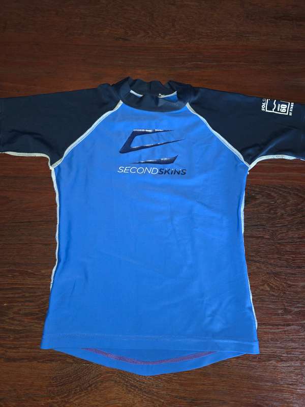Secondskins swim top - Age 9-10 years