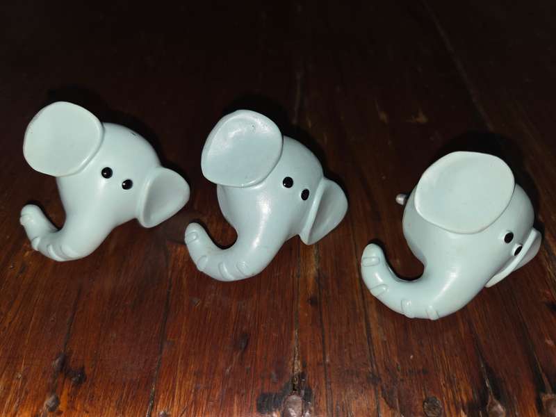 3 x Elephant shaped door knobs / cupboard handles - Treehouse