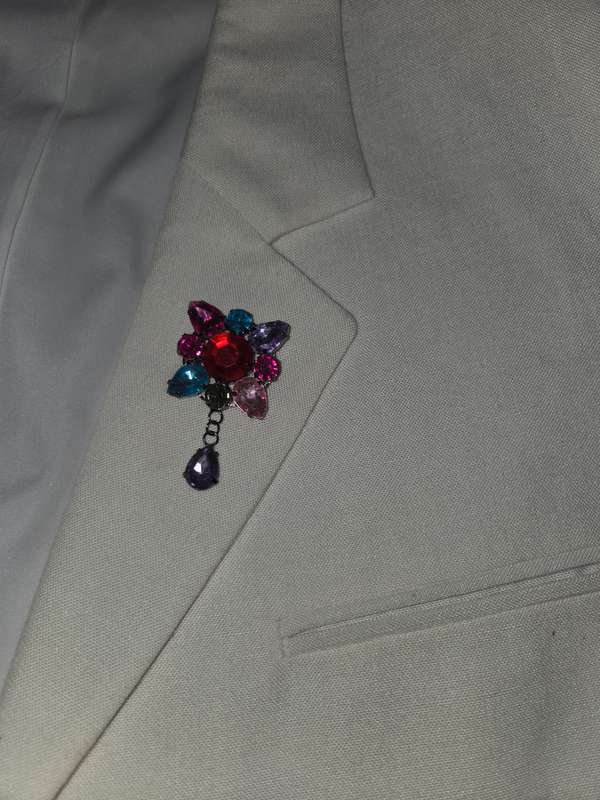 Vintage Brooch with coloured stones