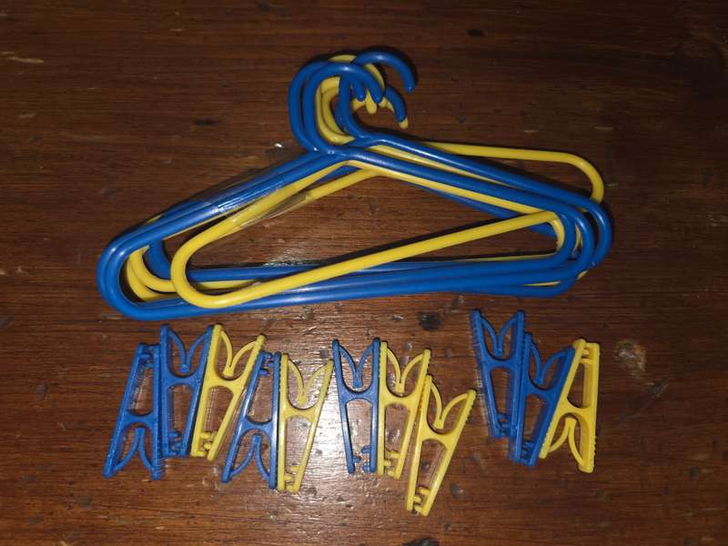 Toy Mini Hangers and pegs