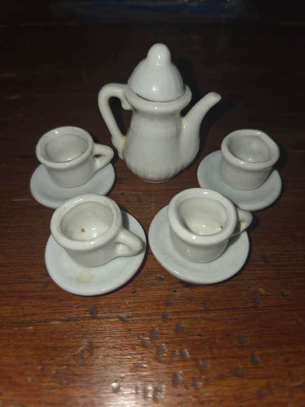 Small porcelain toy tea set