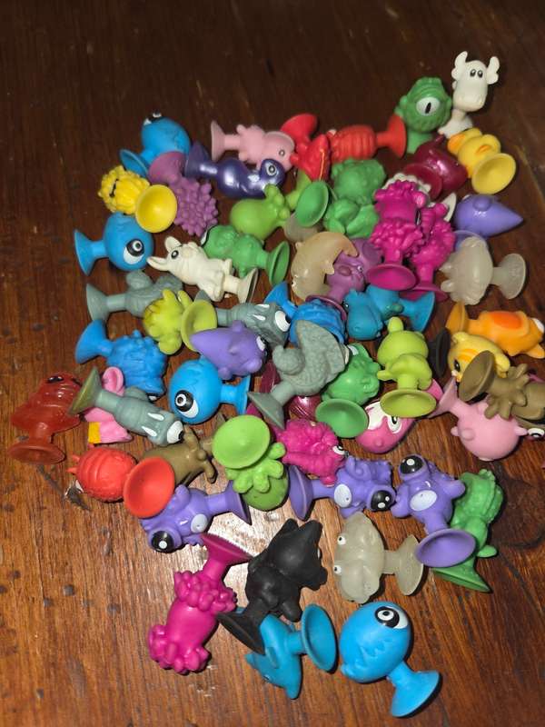 58 x Stikeez