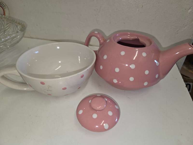 Tea for One - Teapot and Cup set - Pink and white dots
