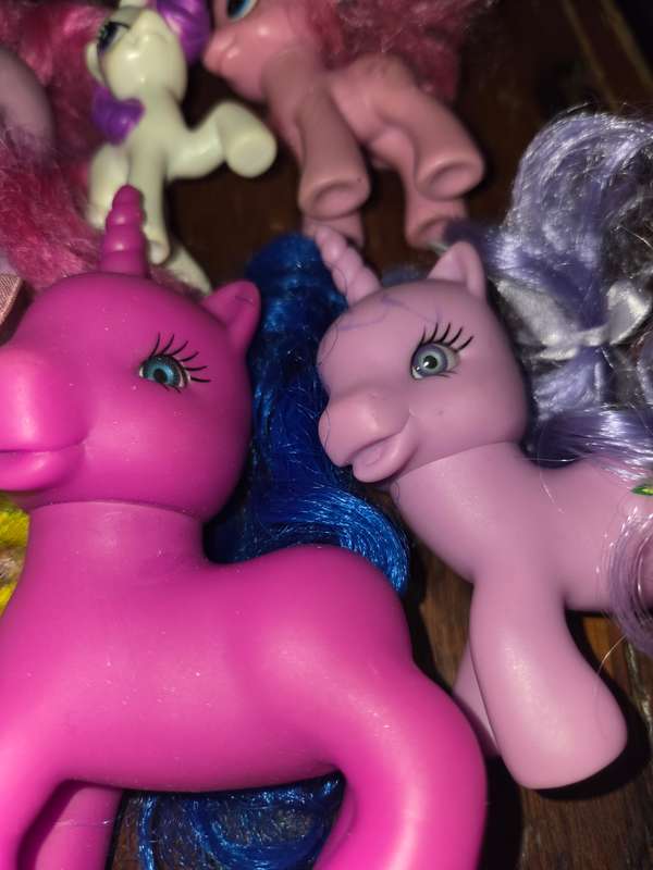 8 x Toy Ponies