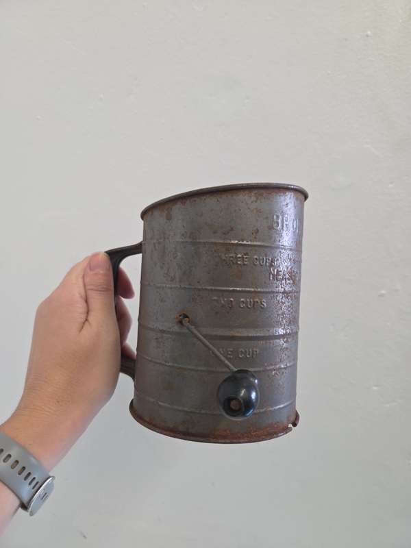 Vintage Bromwells Measuring Sifter