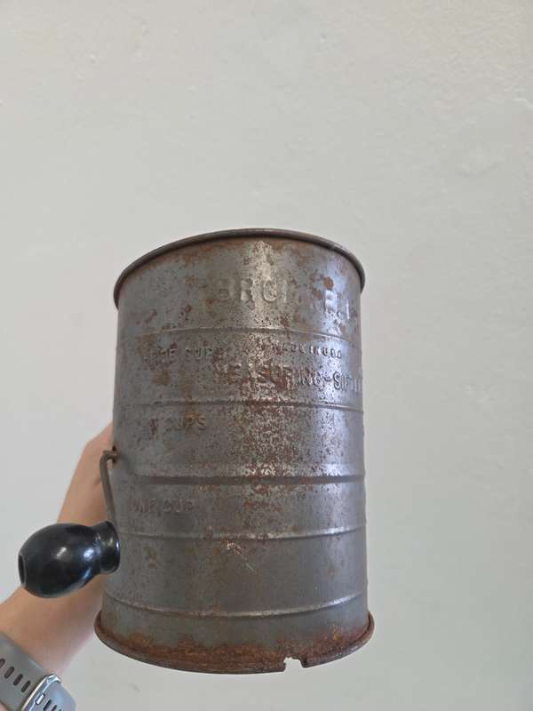 Vintage Bromwells Measuring Sifter