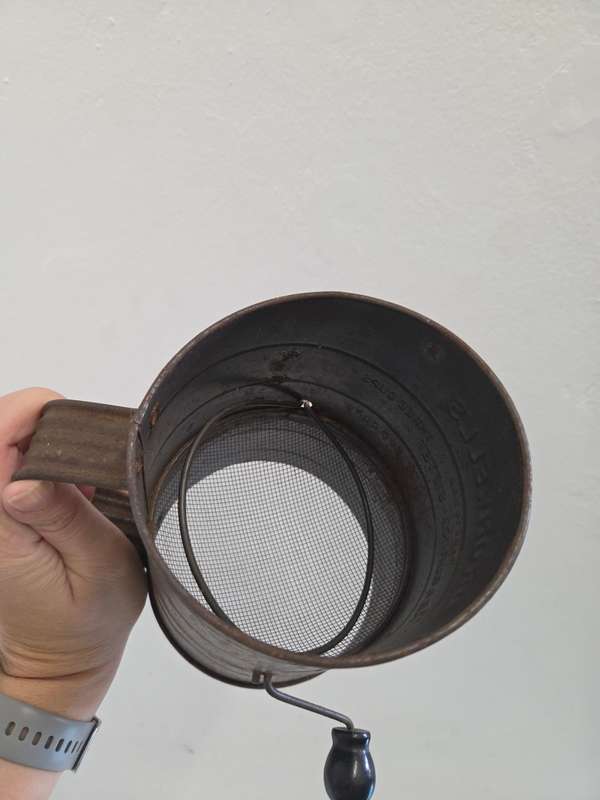 Vintage Bromwells Measuring Sifter