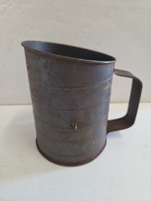 Vintage Bromwells Measuring Sifter