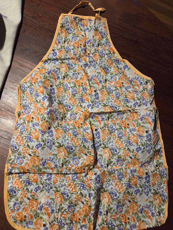 3 Piece Kitchen set - Apron, Pot Holder & Mitten - Never used